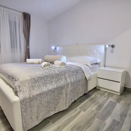House Luxury Stone Dom wakacyjny *