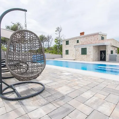 House Luxury Stone Vir