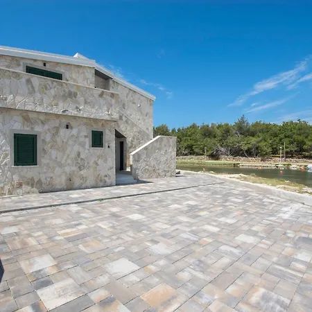 House Luxury Stone *